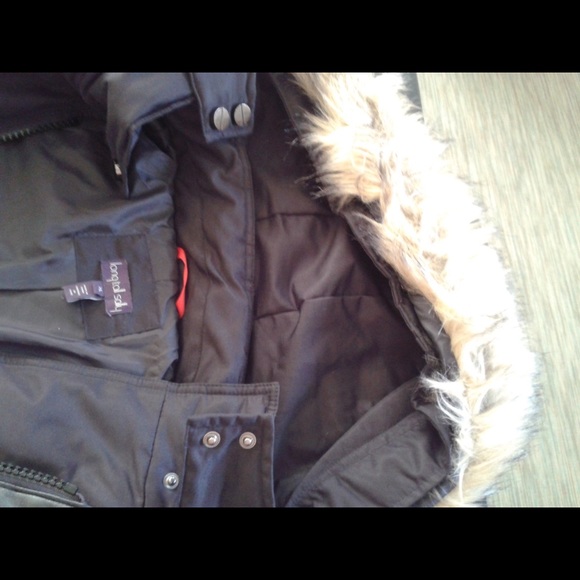 Coats - Picture 4 of 8